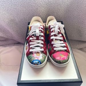 NEED TO GET RID OF 👟In mint condition